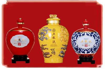 贺州市平桂烟酒回收五粮液各种摆件.jpg